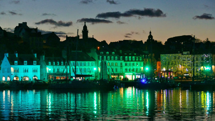 Weihnachtsbeleuchtung in Audierne, Cap Sizun, Finiistère, Bretagne
