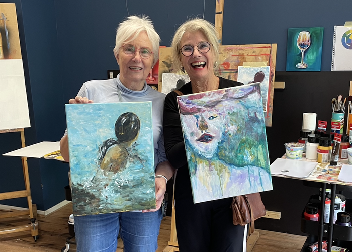● Creatieve workshop vriendinnendag Breda met vriendinnen in de schilderstudio van Daphne Schrijver in Breda
