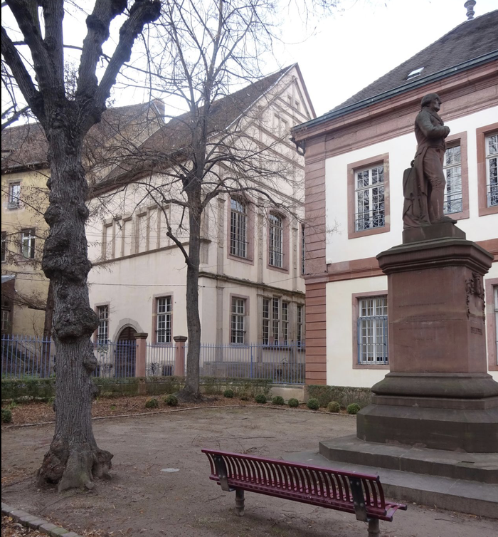 Ce qu'il reste du Wagkeller est à découvrir depuis le square Pfeffel, à l'arrière du Tribunal de Grande Instance (ancien Palais du Conseil Souverain). Est notamment visible, une façade à pignon de style gothique tardif avec des parties Renaissance.