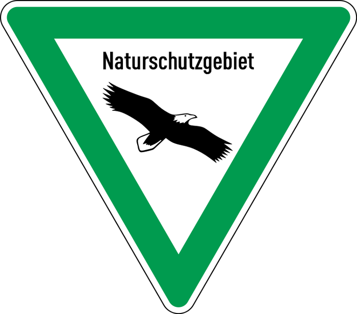  Schild eines Naturschutzgebietes (Quelle: Sponk, Public domain, via Wikimedia Commons)