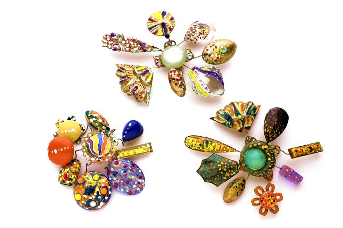 Vintage Bijoux Atelier Bigiotteria Bologna Jewels Artigianato Manufatti Artistici Earrings Orecchini Collane Collier Anelli Bracciali Perle Annarita Vitali Arte Fashion Moda Creazioni Scarpe Pendientes Swarovski Cristalli Necklaces Spille Conchiglie Flore