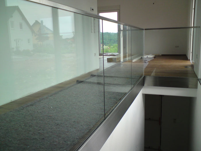Glasgeländer, Galerie im Wohnhaus