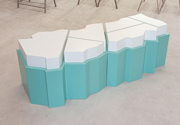Banc de magasin New balance en vert d'eau et blanc