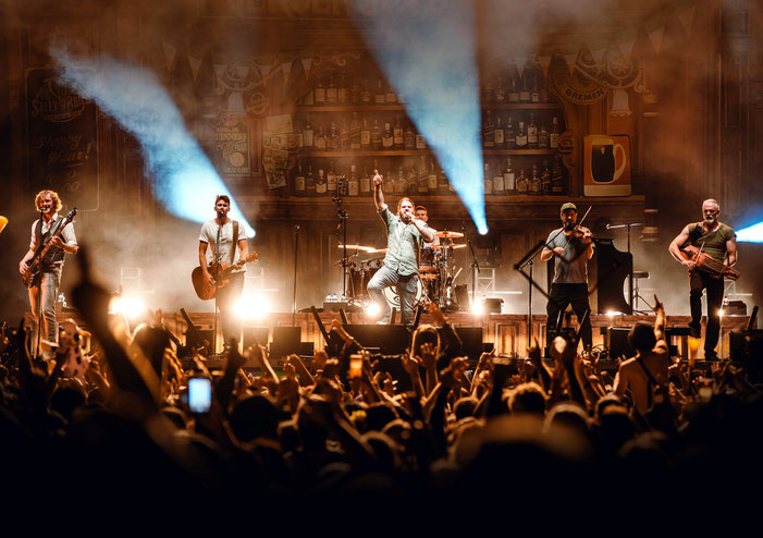 Die norddeutsche Folkrock-Band Versengold (Bild) ist am 11. Juli 2026 beim Münchener "Tollwood Festival" am Start. Auch Fiddler's Green und The O'Reillys And The Paddyhats werden an diesem Abend auftreten. Foto: Promo 