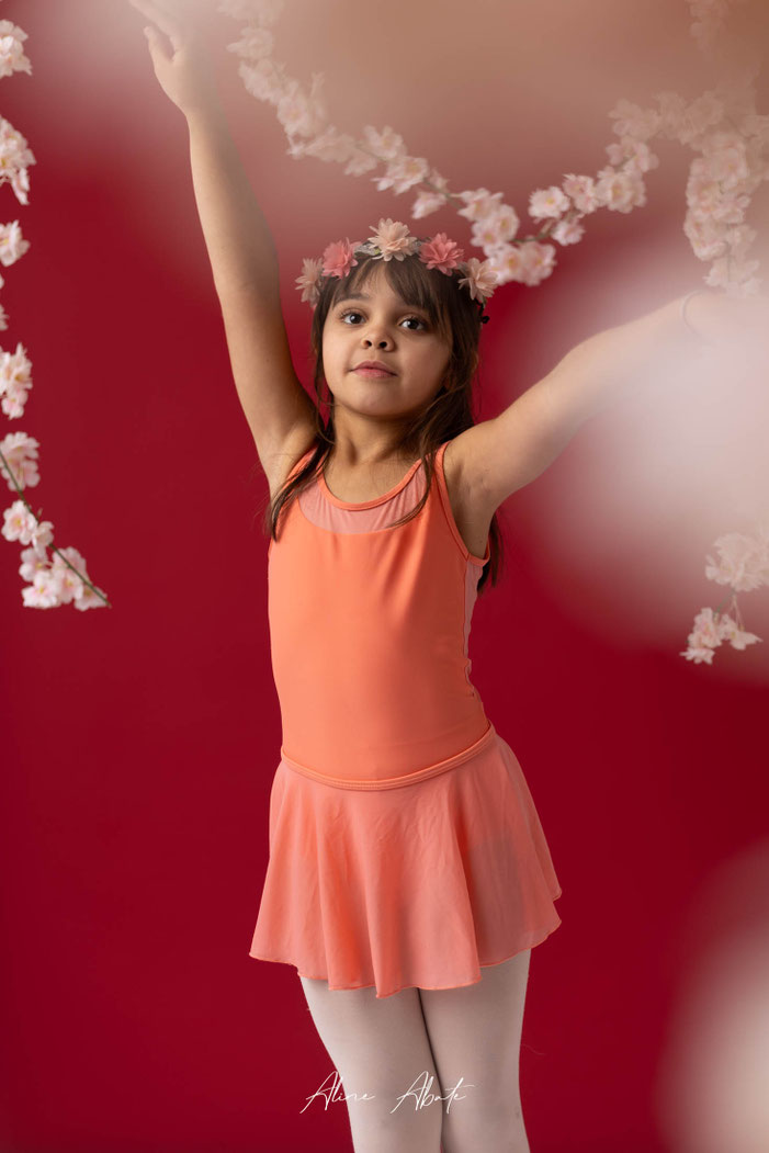 portrait enfant studio – Adèle danseuse – photographe famille Avesnes-sur-Helpe