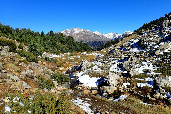 Redescente par le petit torrent.
