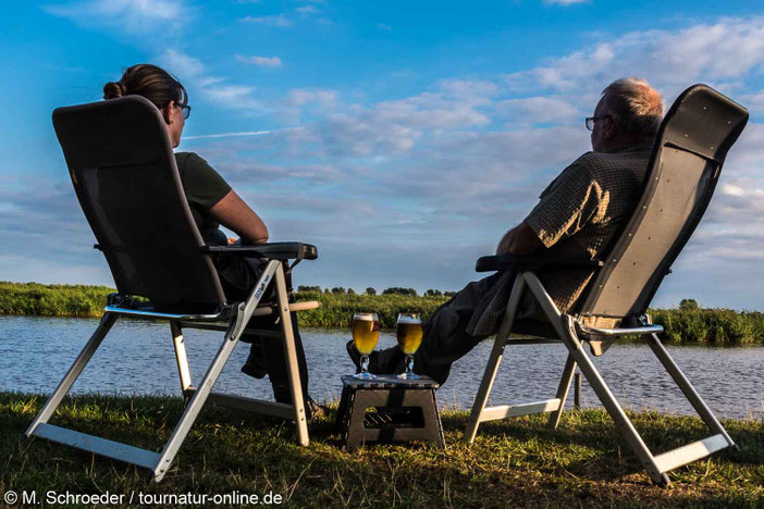 Ein letztes Bier am Reedcutter in den Broads.