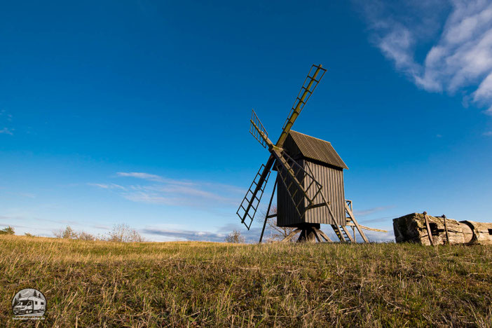 Mit den Wohnmobil bei den Bockwindmühlen auf Öland