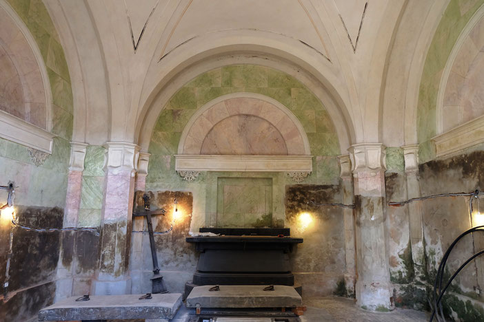 Die Raumschale des Mausoleums vor der Restaurierung.