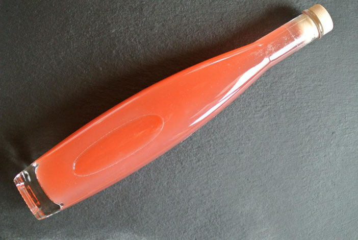 Sirup aus Rhabarber: Rosa Zauber für Küche und Getränke (auch für Thermomix)