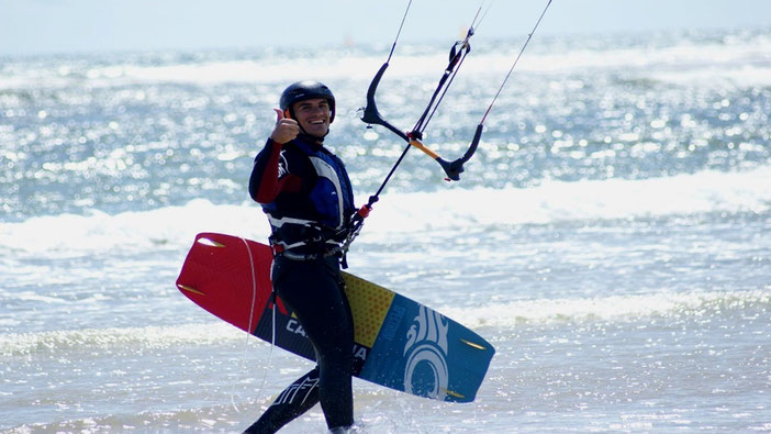 En partenariat avec Ty Kite Skol        [skol = école en breton]    [kite = glisse nautique aérotractée]