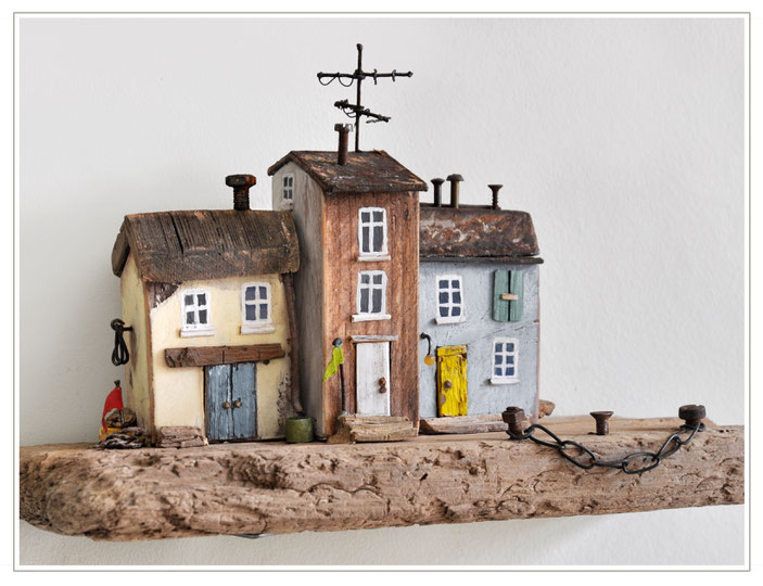 Christine Grand-Treibholzkunst Hamburg: Geschenkidee für Hochzeit, Jubilärum, Geburtstag, Weihnachten, Skulptur, Miniatur, Schwedenhäuschen, Holzhäuschen aus Schwemmholz und Strandgut, maritime Kunst, Kunst für die Wand, Wandobjekt