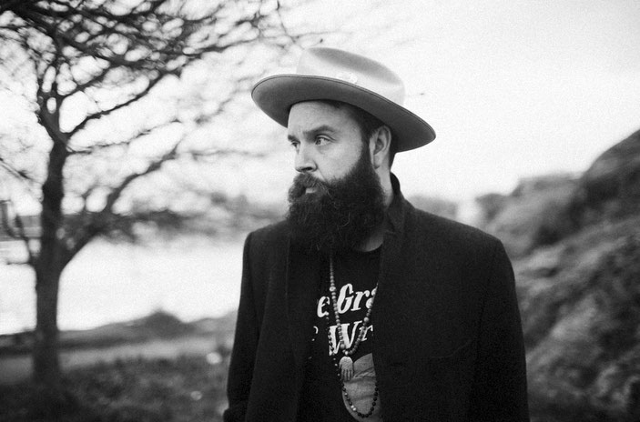 Americana-Highlight: Der kanadische Singer/Songwriter Leeroy Stagger hat Preise abgeräumt und ist mit Steve Earle und Drive By Truckers auf Tour gegangen. Mit seiner eigenen Band wird er am 18. Juli in der Geislinger "Rätsche" auftreten. Foto: Erica Chan