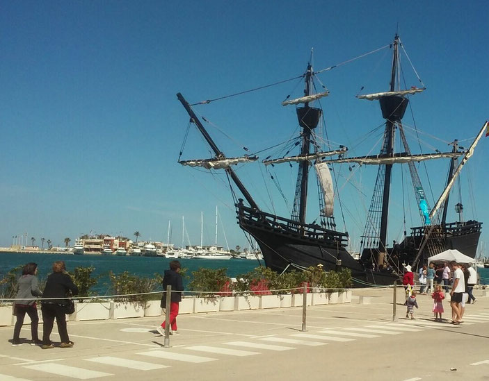 La réplica de la Nao Victoria en el puerto de Dénia durante estos pasados días de mayo