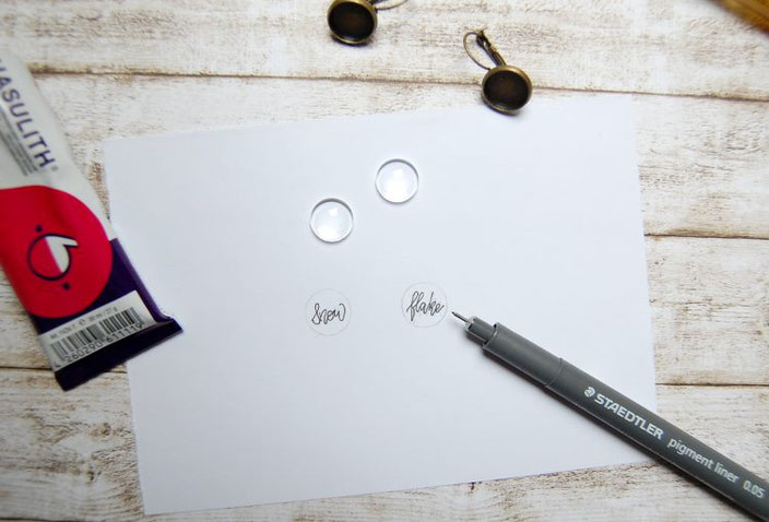 DIY Anleitung für Cabochon Ohrringe mit Lettering - Schritt 1: vorzeichnen
