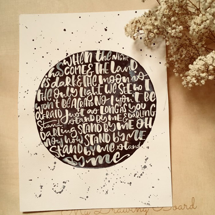 rundes Handlettering weiss auf schwarz - jennysordon bei den Letter Lovers