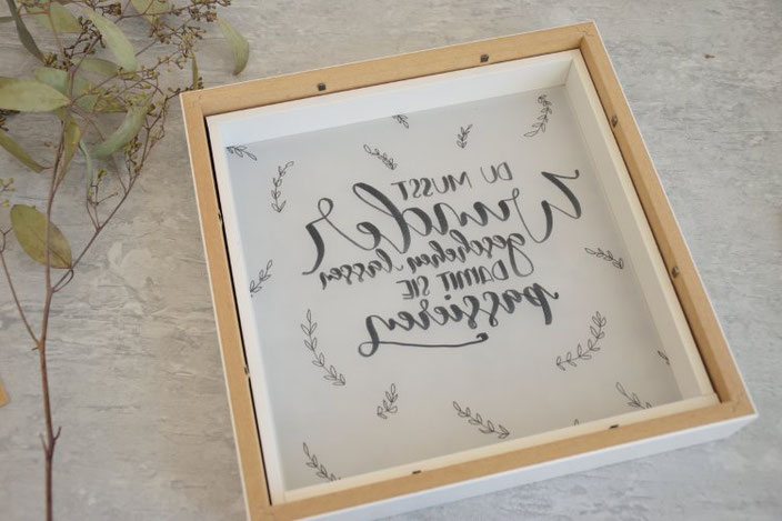 DIY Anleitung für eine selbstgemachte Lightbox - Bilderrahmen zusammen setzen