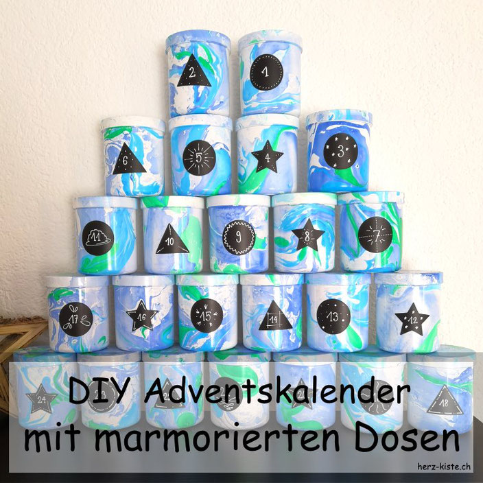 DIY Adventskalender aus marmorierten Dosen - einfach aber toller Effekt