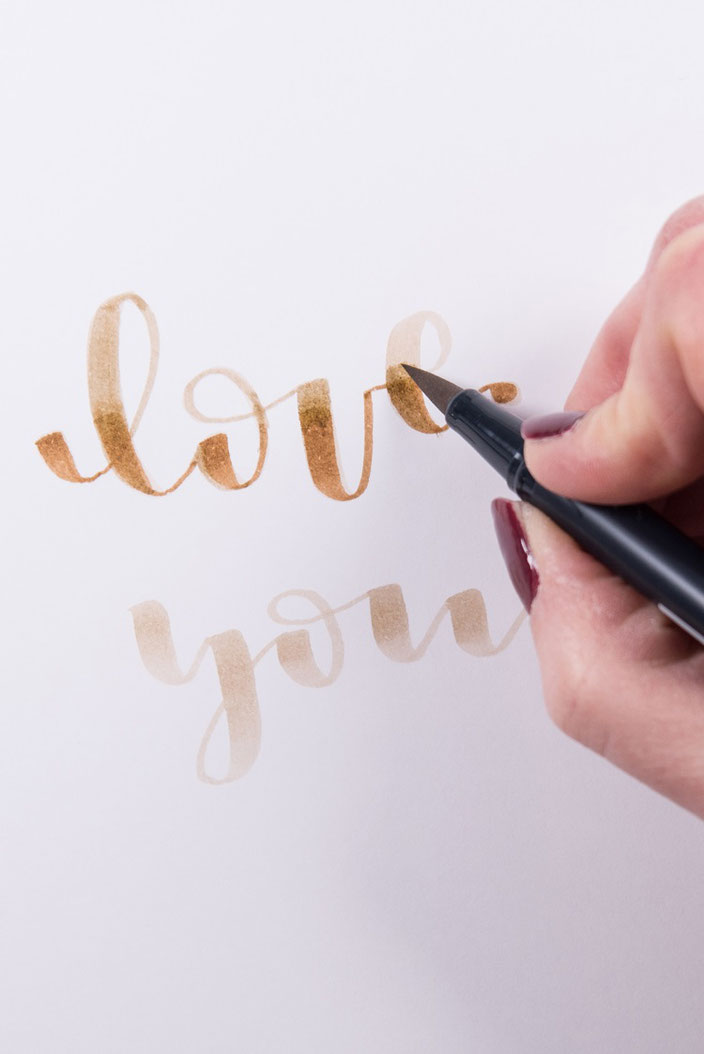 Lettering Anleitung: Brushlettering verblenden mit verschiedenen Farben