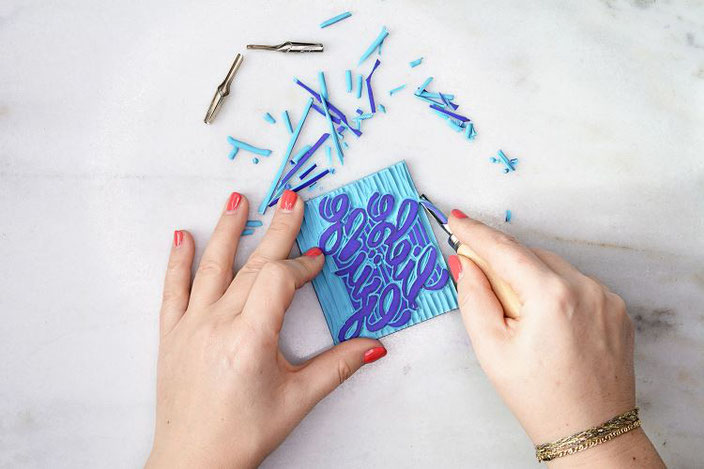 DIY Anleitung: Dein eigenes Lettering als Linolschnitt Stempel gemacht