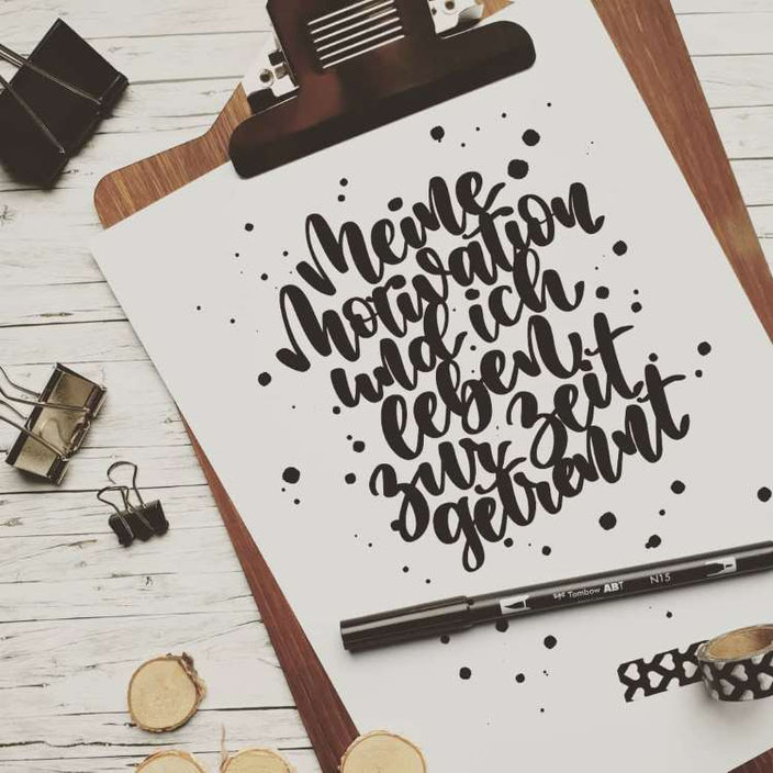 Handlettering: Meine Motivation und ich leben zur Zeit getrennt (Lettering von letterling für die Letter Lovers)