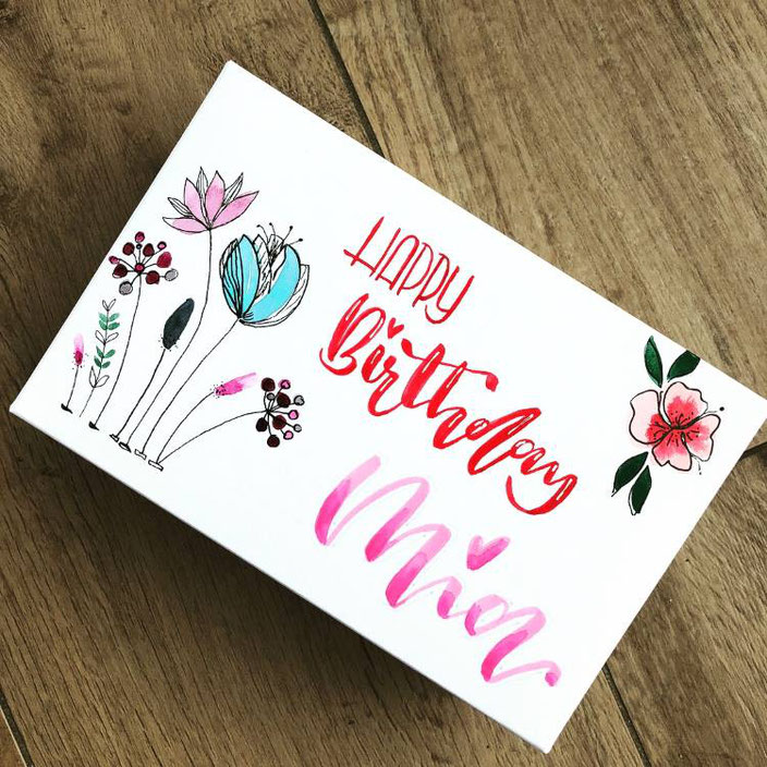 Happy Birthday Mia - Geburtstagskarte mit Handlettering und Aquarellblumen (von stefanie.teubner für die Letter Lovers)