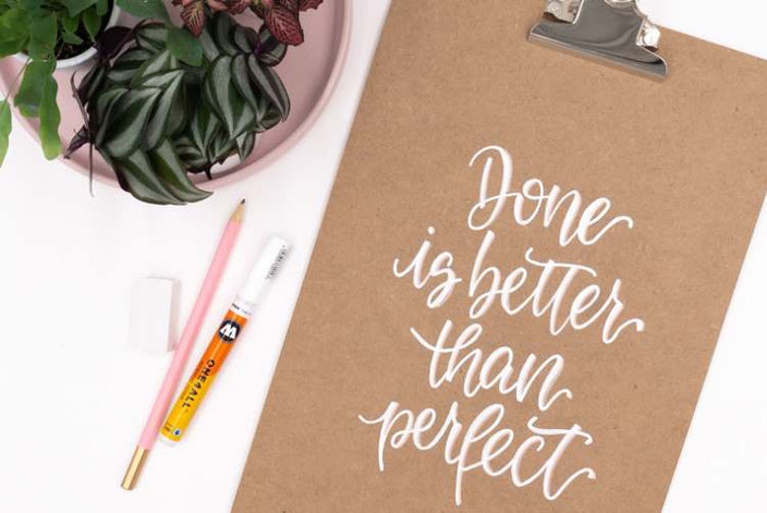 DIY Anleitung mit Handlettering: So einfach gestaltest du deinen Lettering Spruch auf ein Klemmbrett