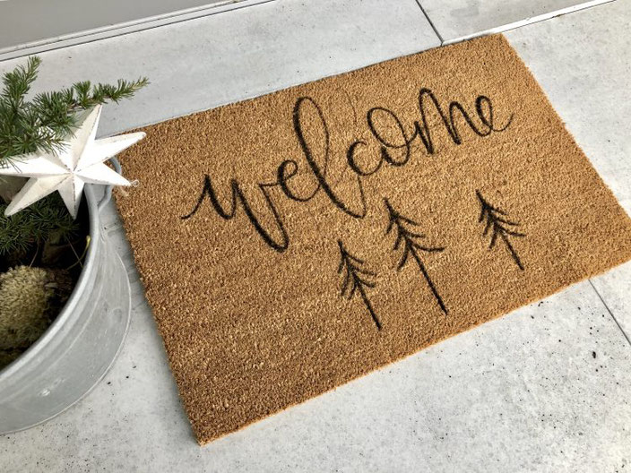 DIY Anleitung: Wie du ganz einfach eine Fussmatte mit einem Schriftzug beletterst - Welcome Handlettering