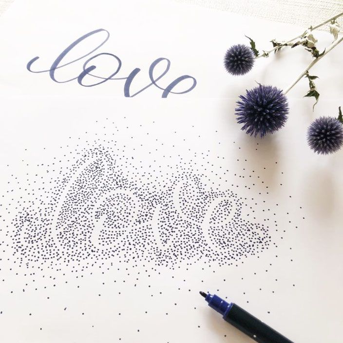 Handlettering Anleitung: So gestaltest du ein Negativlettering - hier das Beispielwort Love mit Punkten