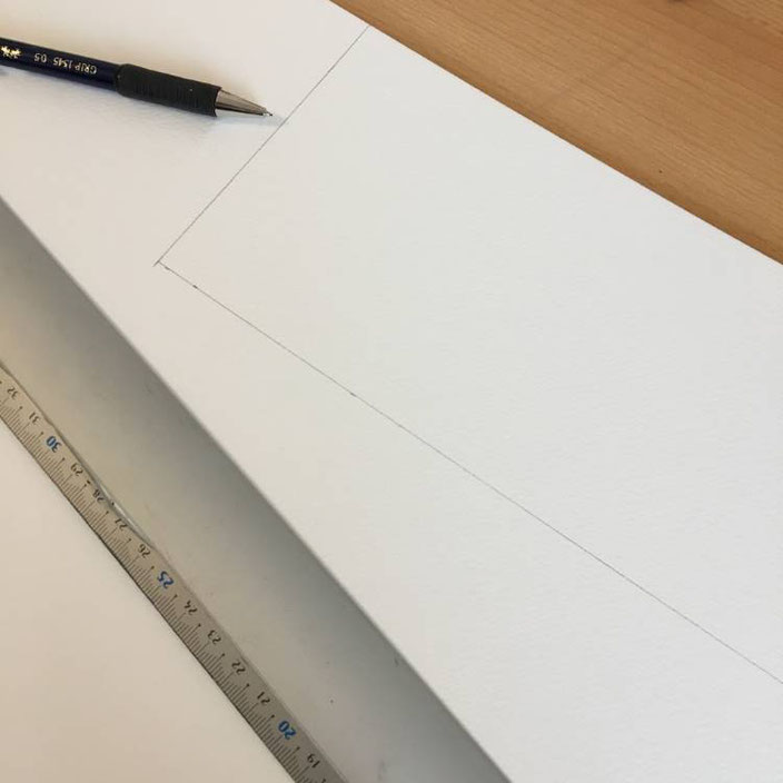 DIY Anleitung für eine Flaschenbanderole mit Handlettering: Ausgemessene Grösse auf Papier übertragen