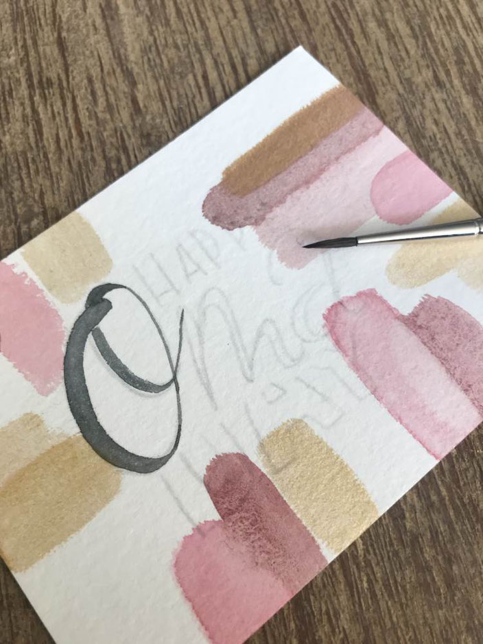 Lettering Anleitung für eine watercolor Geburtstagskarte - Happy Oma Day (vorgezeichnetes Lettering übertragen)