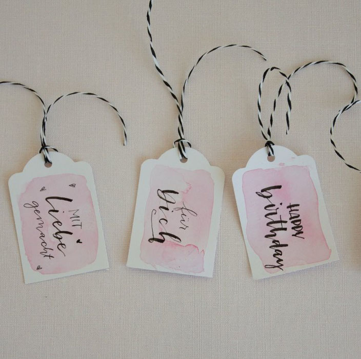 Handlettering Geschenkanhänger - happy birthday - für dich - mit liebe gemacht (Lettering von belettert.at bei den Letter Lovers)