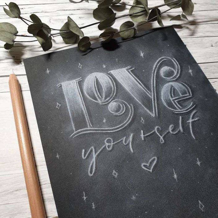 Love yourself - eine einfache Anleitung für ein Kreidelettering auf Papier - so klappt es ganz einfach