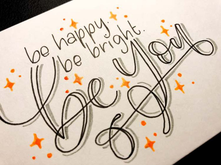 Handlettering: be happy be bright be you (brushkatze bei den Letter Lovers)