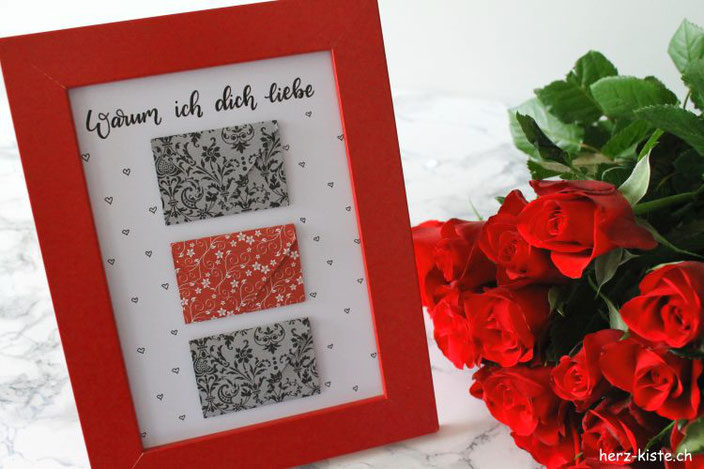 DIY Geschenk zum Valentinstag mit einer Liebesbotschaft - schreibe auf ein Herz und falte das Herz zu einem Briefumschlag