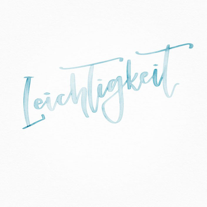 Leichtigkeit - Handlettering in hellblau (Lettering von ally_scribbles für die Letter Lovers)