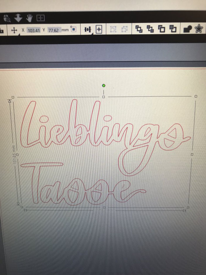 Anleitung für ein Lettering mit Vinylfolie für eine Tasse - Schritt 2 - nachzeichnen