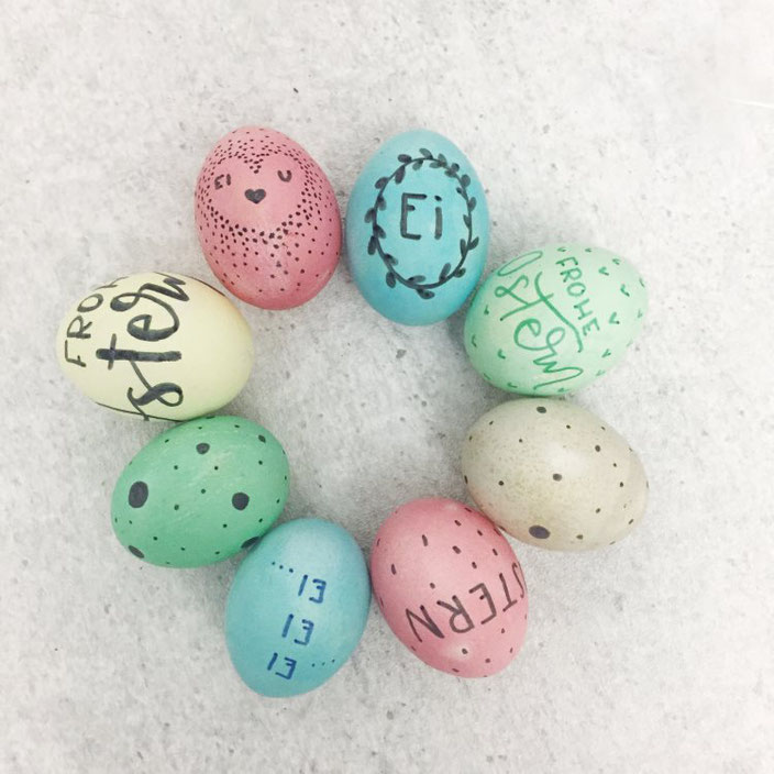 DIY Anleitung: Handlettering auf Ostereiern in mattem Pastell - einfache Dekoidee zu Ostern
