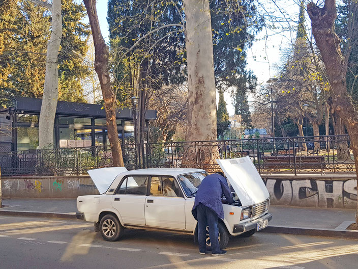 Innere Angelegenheiten, Tiflis