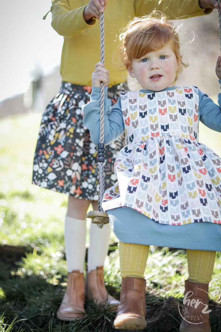 himmlische Carla, Sandkastenliebe & Latzhose aus Dashwood Studio Stoff, über Hello Heidi Fabrics