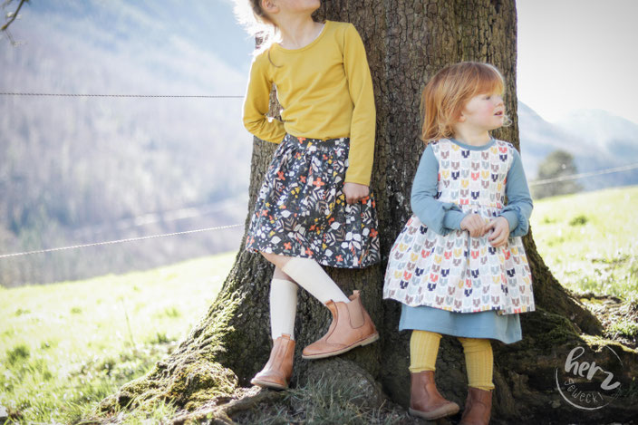 himmlische Carla, Sandkastenliebe & Latzhose aus Dashwood Studio Stoff, über Hello Heidi Fabrics