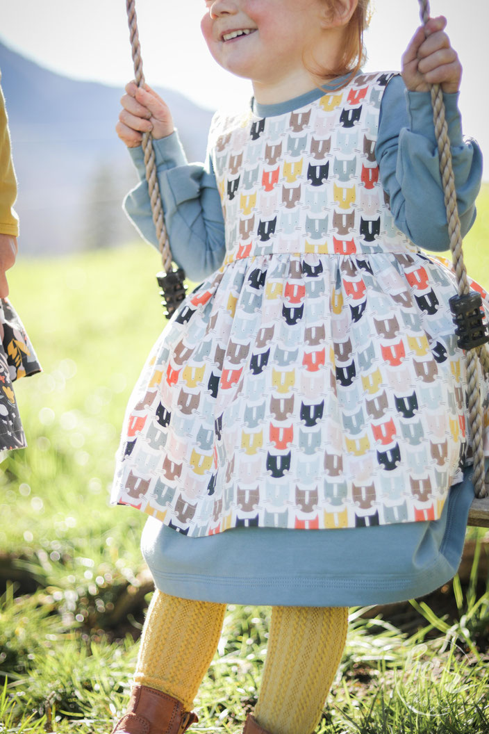 himmlische Carla, Sandkastenliebe & Latzhose aus Dashwood Studio Stoff, über Hello Heidi Fabrics