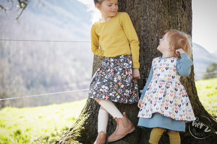 himmlische Carla, Sandkastenliebe & Latzhose aus Dashwood Studio Stoff, über Hello Heidi Fabrics