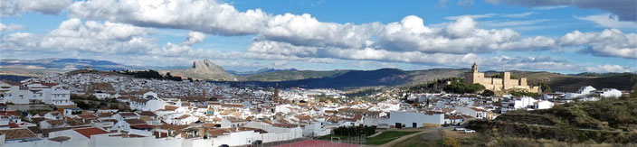 Antequera Stadtbild mit Burg