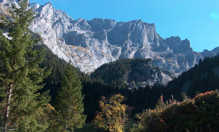 Weitwandern im Berner Oberland auf der Via Alpina: Bärentrek-Hintere Gasse Meiringen - Lenk