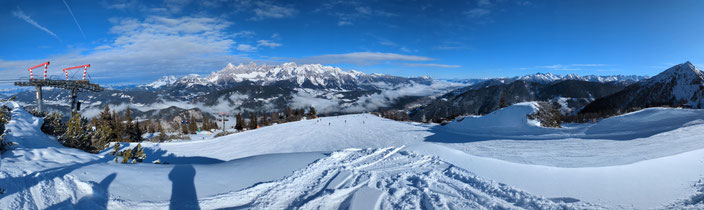So sieht's doch aus: das Panorama vom höchstgen Punkt der Reiteralm. Foto: put