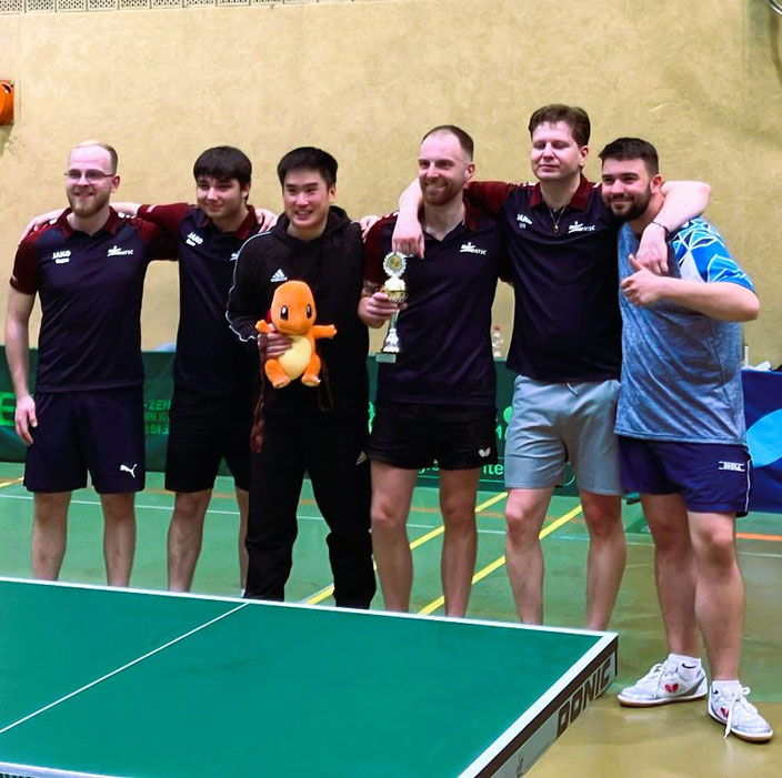 So sehen Aufsteiger aus (v.l.): Hagen Bluhm, Kevin Acker, Hoa Nam Nguyen, Justin Martins de Sousa, Leander Wendt und Max Langewitz.