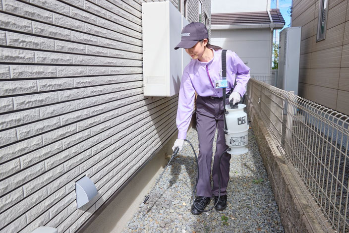 虫さん侵入お断りサービス　液剤散布