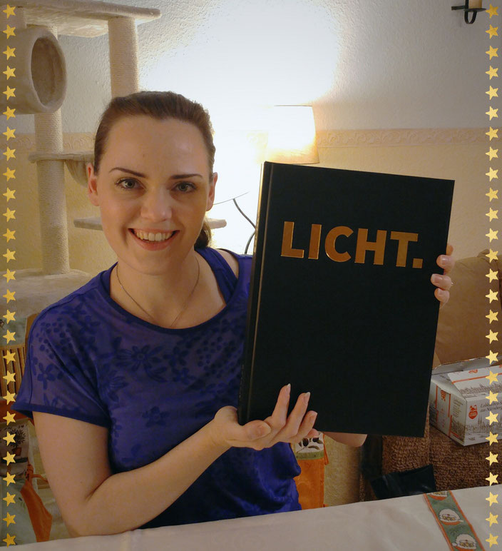 Nur ein gammeliger Handyschnappschuss aber ich hab mich so sehr über das Buch "Licht" meiner Lieblingsfotografen Krolop & Gerst gefreut! Das beste Weihnachtsgeschenk. 