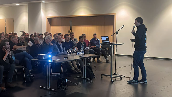 Äusserst aufschlussreiches Referat von Marco Imboden (ING.ETH) über das Projekt der Holzbaufirma in Mörel Wallis.